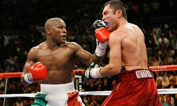 Oscar De La Hoya: Former Boxer Calls Floyd Mayweather Jr. 'Boring' in Playboy's December Issue
